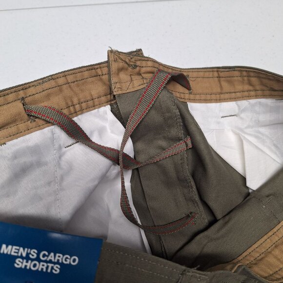 Rugged Wear Mens Cargo Shorts Green Olive Drawstring Waistline Pockets Size 36 - Picture 4 of 7